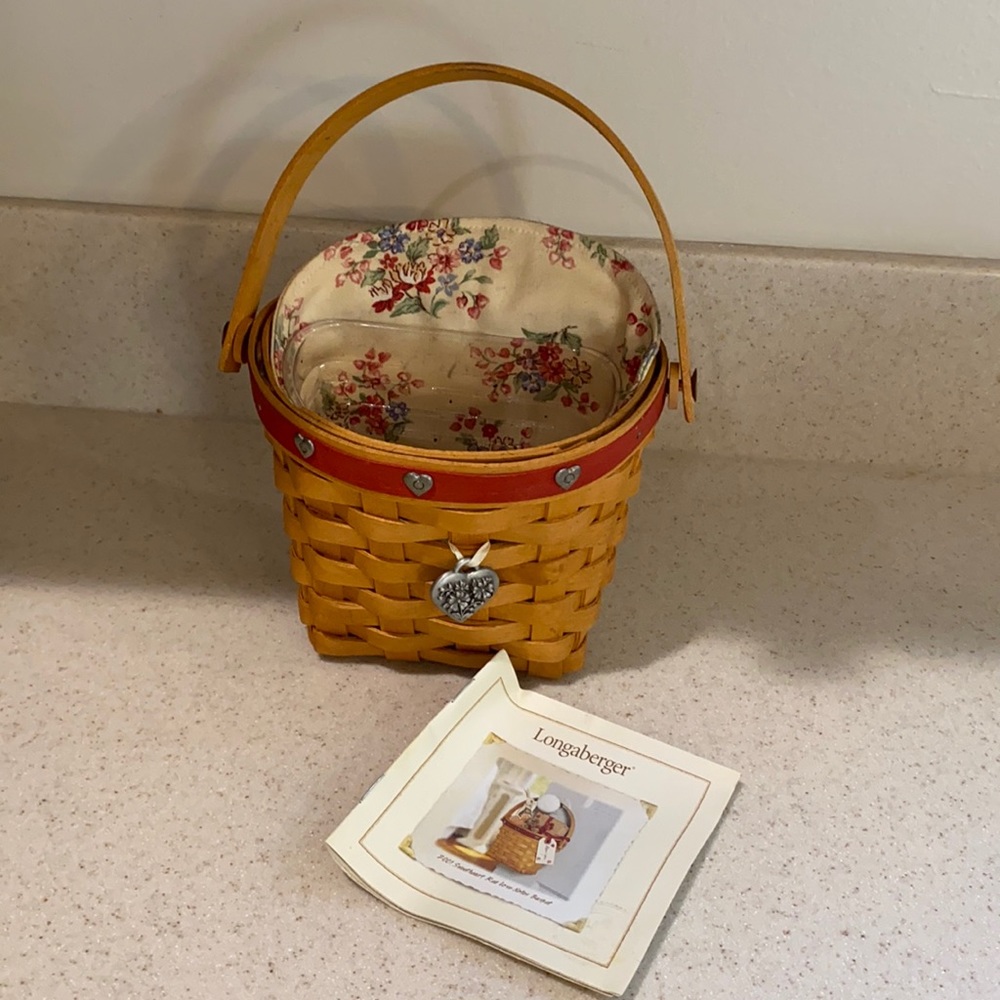 Longaberger 2001 Sweetheart Red Love Notes Basket